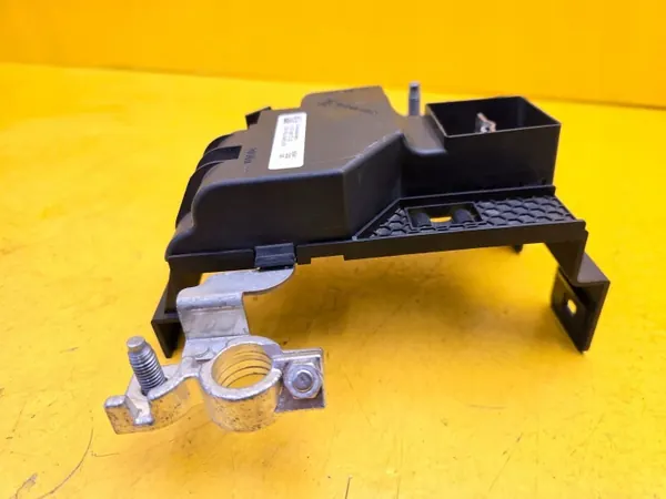 Batteriklemma Mercedes-Benz OEM A2479067502 image 4