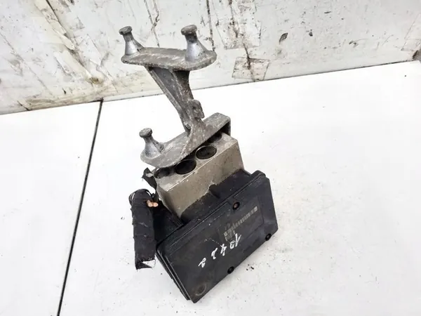 Mercedes-Benz C-CLASS ABS-module 2002 2.0L A2095450232 image 3