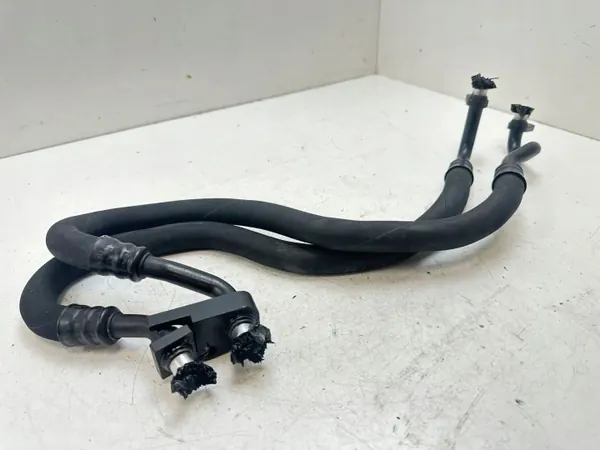 BMW M5 Växellådsoljekylarslang OEM 2282911 image 2