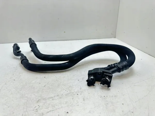 BMW M5 Växellådsoljekylarslang OEM 2282911 image 5