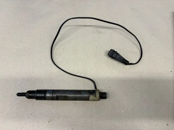 Injector de controlo VW T4 2.5 TDI OEM 074130202P image 2