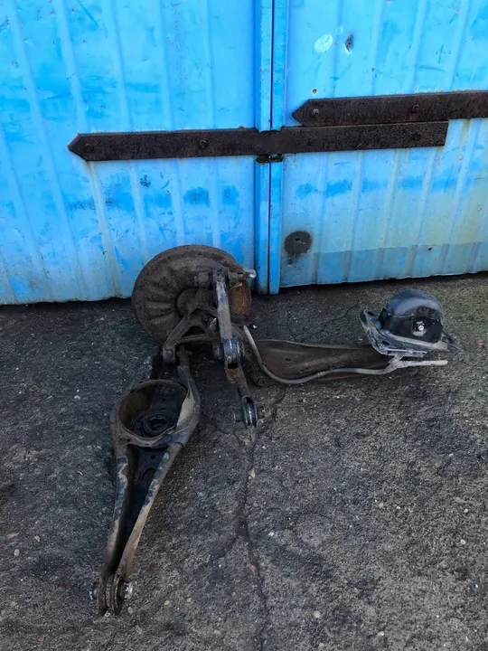 Mozzo posteriore sinistro con braccio per Audi A3 8V 12-16 2.0 TDI OEM image 8