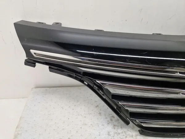 Svart grill Renault Megane IV 622563114R image 2