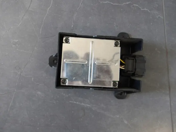 Audi A6 C6 Bose-versterker OEM 4F0035223B image 3