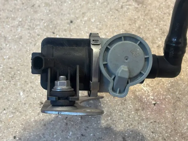BMW X3 G01 Bränsleintag OEM 7404088 - Begagnad image 10