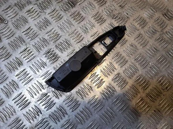 BMW OEM 9153398 Aschenbecher Hintertür - Gebraucht image 3