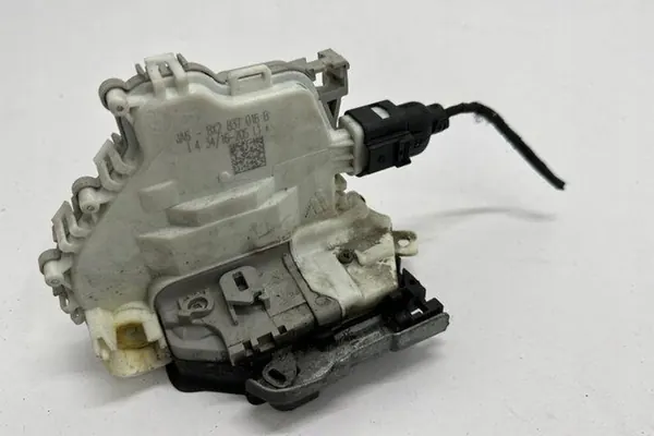 Vänster framdörrslås AUDI A3 CABRIO 8X2837016B image 2