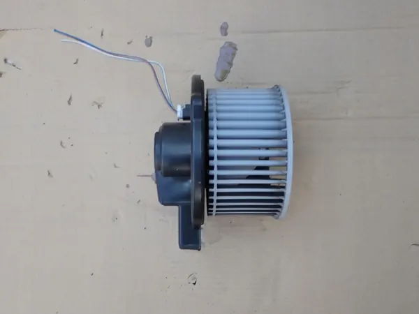 Ventilador Motor Mazda OE - Estado Usado image 3