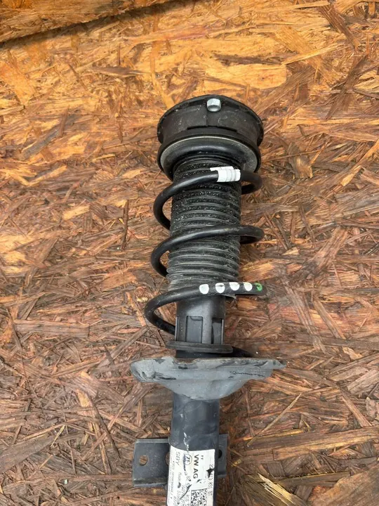 Snodo ammortizzatore anteriore destro VW Polo 2G image 3