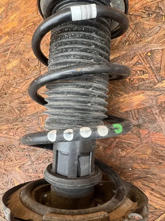 Snodo ammortizzatore anteriore destro VW Polo 2G image 4