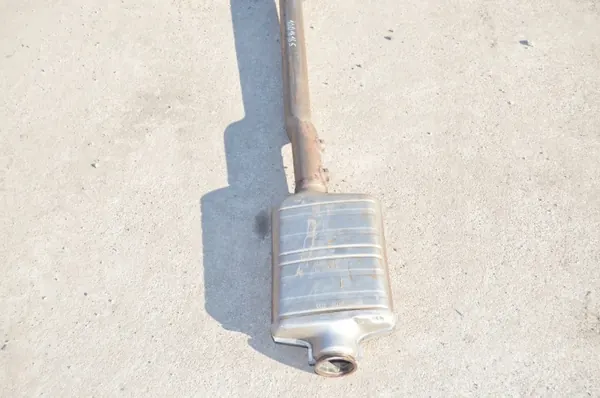 BMW OE Vaimennin OEM 18308593673 2 Gran Tourerille image 4