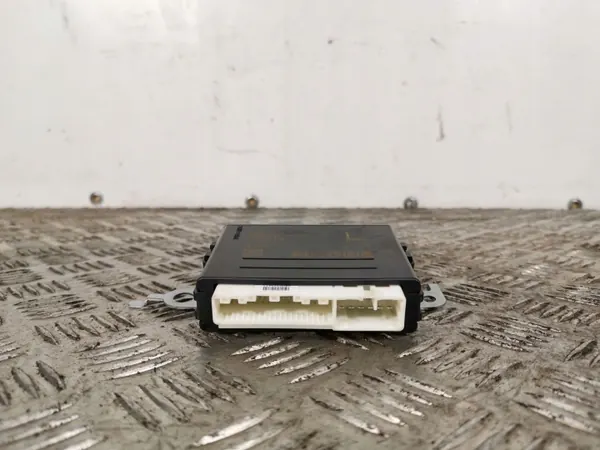 Módulo de porta-malas Toyota RAV4 OEM FBZ8657 image 3