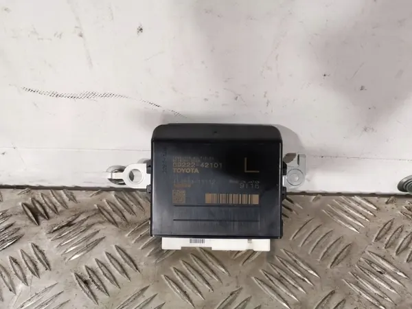 Módulo de porta-malas Toyota RAV4 OEM FBZ8657 image 4
