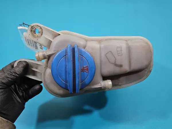 Audi A4 B8 2.0 TDI Expansietank image 2