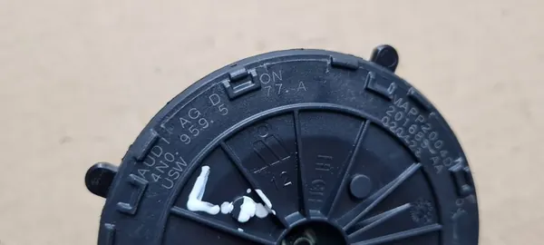 Vasemman peilin säätömoottori Audi A6 4N0959577A image 7