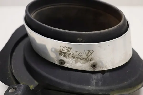 Porsche 992 911 oikea pakopää OEM 992 251 188 AG image 3