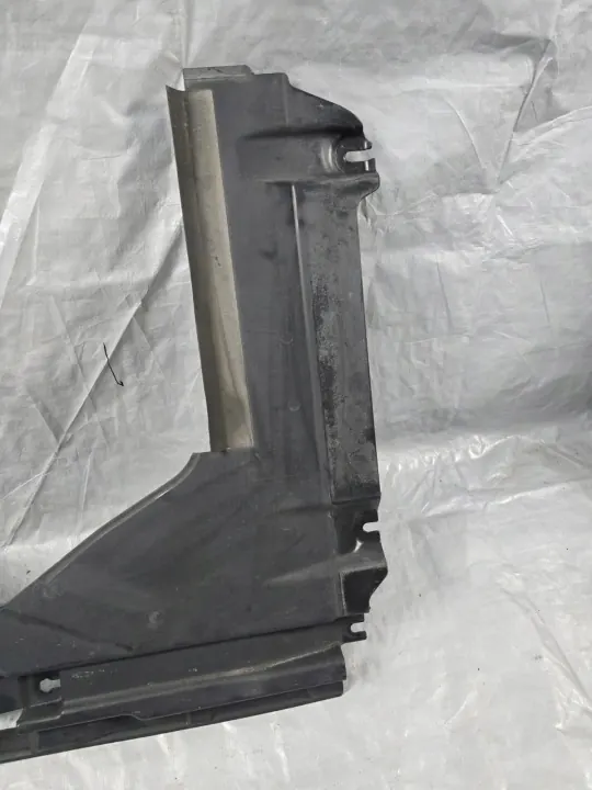 Audi A4 B9 vänster bakre underkroppssköld OEM 8W0825215E image 4