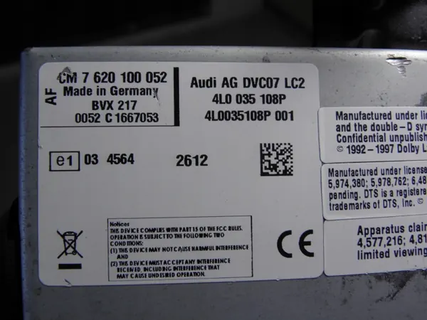 Audi Q7 CD/DVD-vaihtaja OEM 4L0035108P - Käytetty image 6