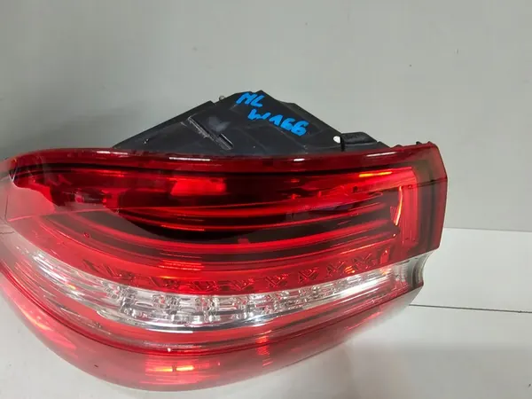 Luz trasera izquierda Mercedes ML W166 A166 image 6