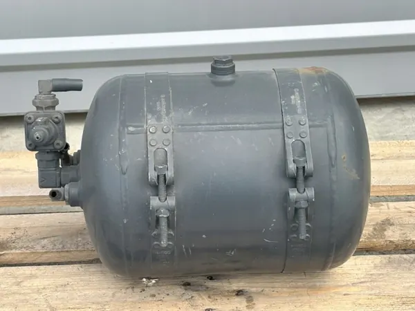 Mercedes-Benz A0054322101 Lufttank, Pneumatiksystem image 2