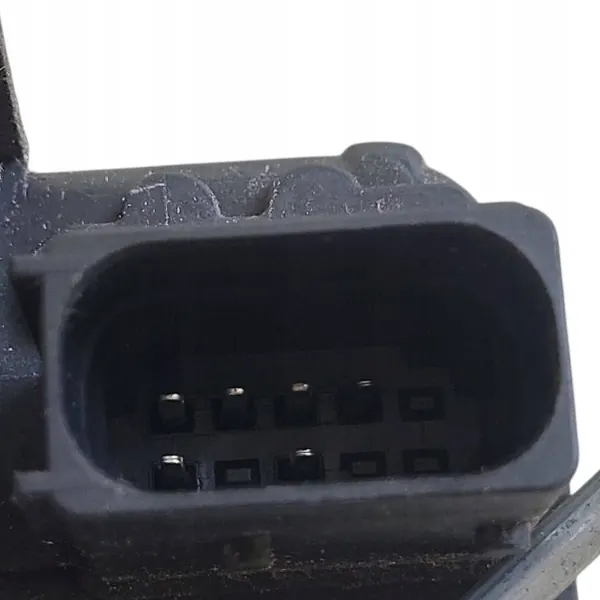 Framre Vänster Dörrlås Opel Astra J Kombi 3023881LH3 image 4