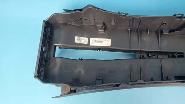 Mercedes W206 C200 middentunnel OEM A2066802700 image 4