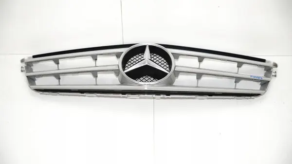 Puskurin ritilä OEM 375485025 Mercedes W204 2007-2011 image 3