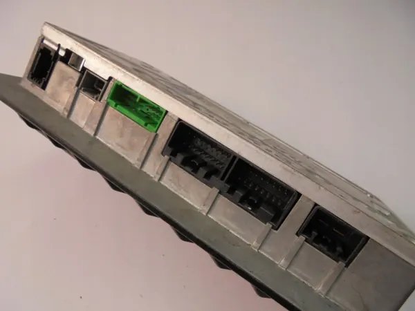 Amplificador de Rádio Land Rover OEM BJ3219C164AF image 3