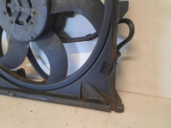 BMW X3 E83 03-06 2.0D Koelventilator 67326925702 image 2