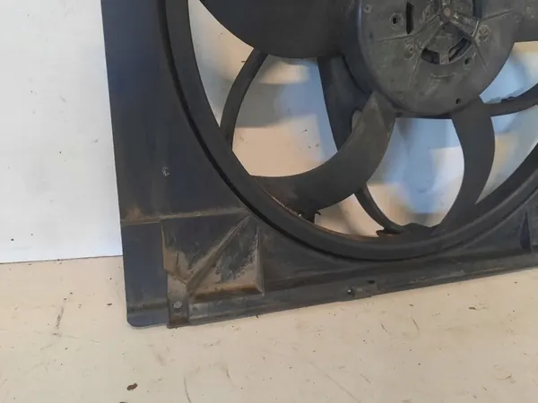 BMW X3 E83 03-06 2.0D Koelventilator 67326925702 image 3