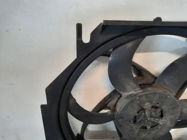 BMW X3 E83 03-06 2.0D Koelventilator 67326925702 image 4