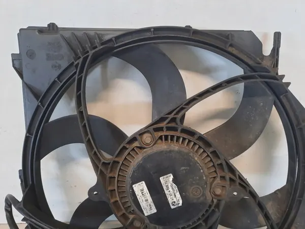 BMW X3 E83 03-06 2.0D Koelventilator 67326925702 image 8