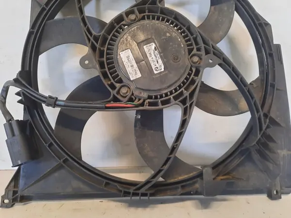 BMW X3 E83 03-06 2.0D Koelventilator 67326925702 image 9