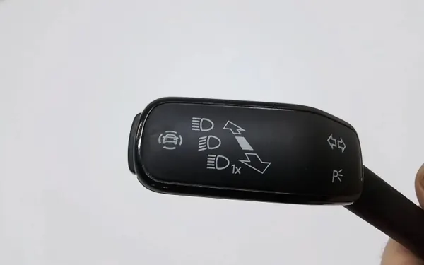 Styrpositionssensor OEM 5Q1953507GB VW Golf VIII image 9