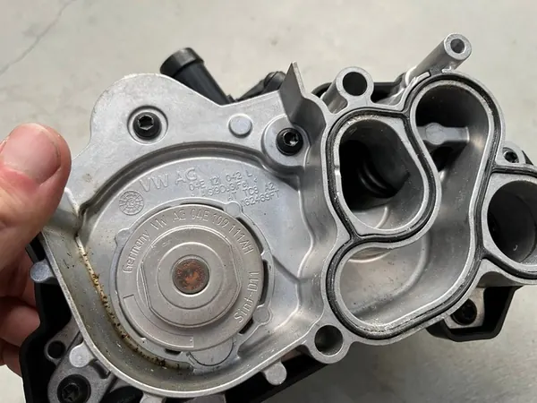 VW Audi Skoda Vattenpump 04E121600BE 04E121600AR image 5