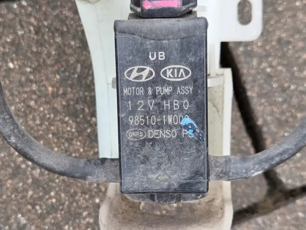 Depósito lavaparabrisas OEM 98610-1J200 para Hyundai i20 2008-2014 image 7