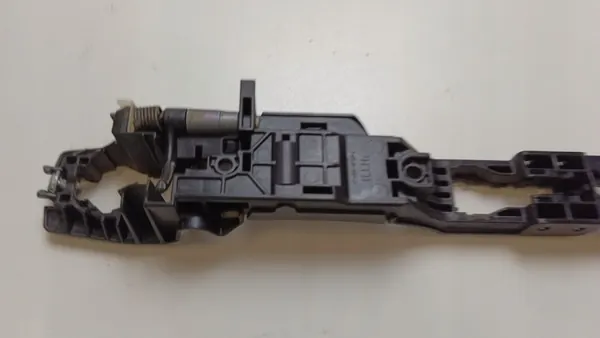 Suporte maçaneta porta traseira esquerda OEM MOC-KLAM-DI-QX-80-Z62 image 3