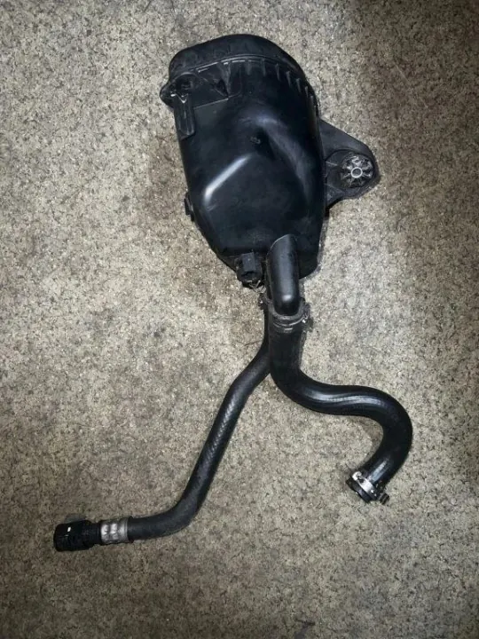 Ohjausnesteensäiliö OEM 32416782941 BMW:lle image 2