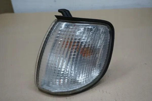 OEM GALLOPER KIERUNKOWSKAZ LEWY 13262 Vasen Etusumu image 2