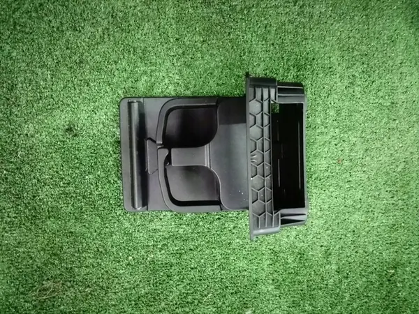 Kupinpidike Konsolivarasto Golf V image 3