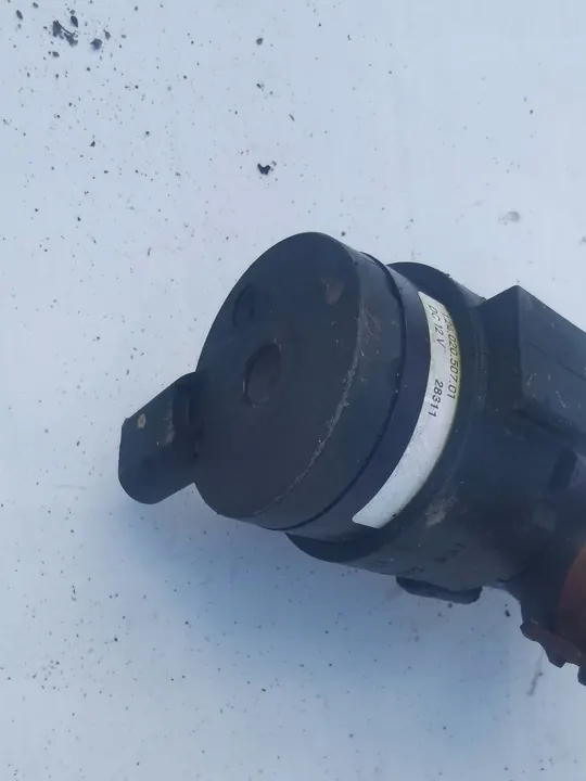 Volkswagen PASSAT B6 Intercooler Schlauch mit Pumpe OEM image 3