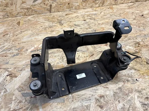 Volvo XC40 Elektrisch AC Pomp Bevestiging OEM 32275530 image 2