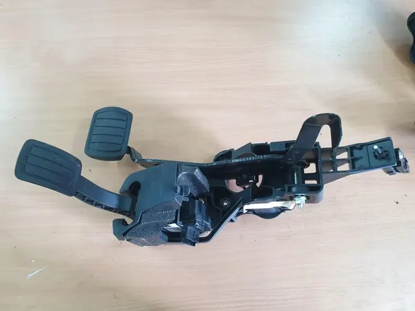 Gaspedaal Opel Grandland I 1.2T 131 PK image 2