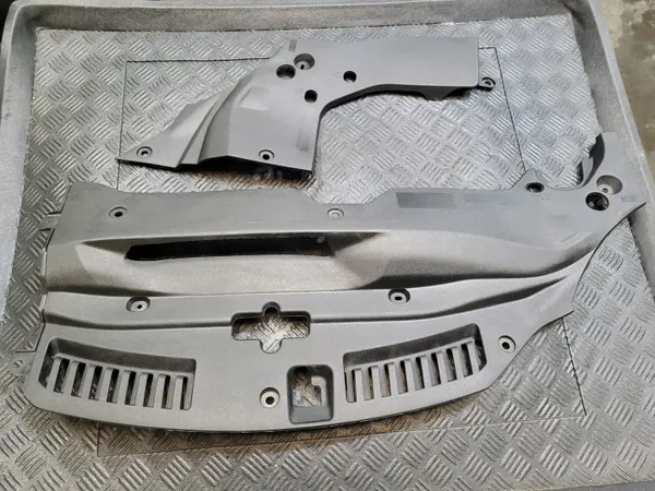 OEM 53795-30060 Cubrecinturón delantero superior Lexus GS image 2