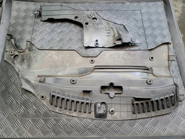 OEM 53795-30060 Cubrecinturón delantero superior Lexus GS image 5