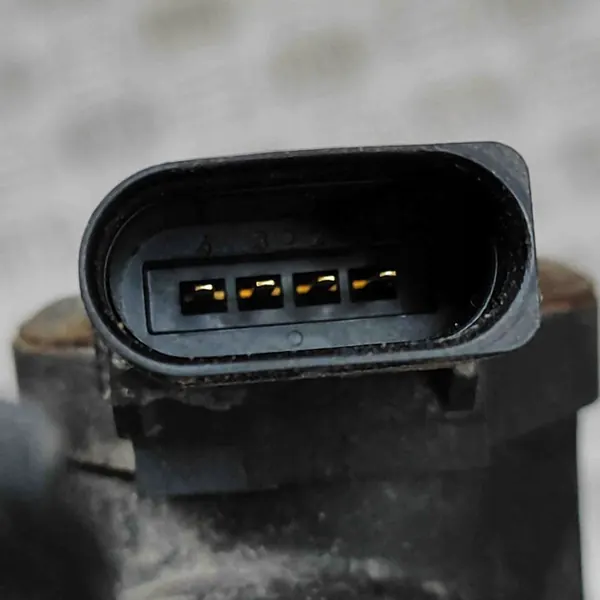 Resonador de admissão Audi Q5 (8R) 2.0L 2013 8R0145709H image 4