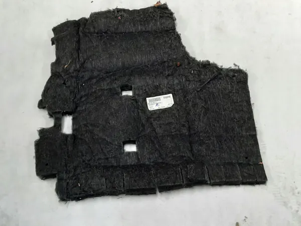 Aislamiento suelo izquierdo Audi A8 D4 2009- OEM 4H0863901B image 2