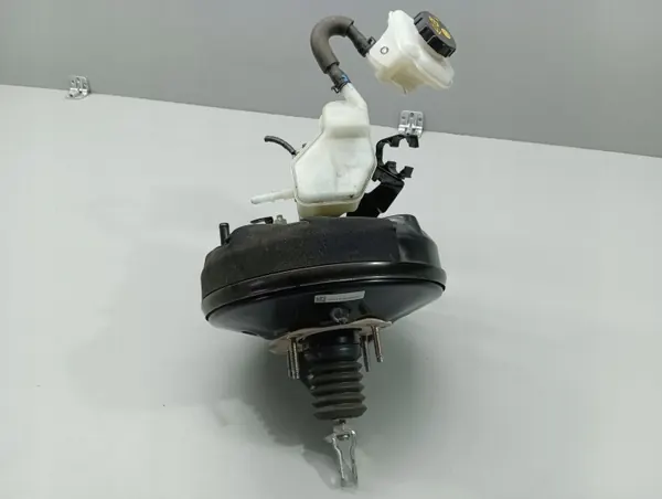 Mazda CX-3 Jarruvahvistinpumppu OEM DB2T43800 image 2