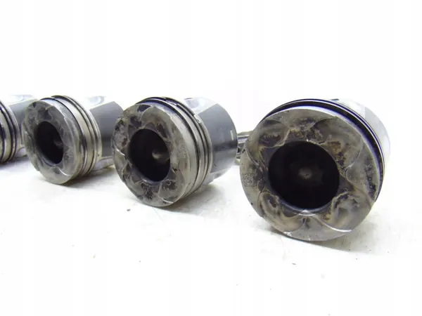 Kolben Pleuel OEM 31303100 für Volvo D5 image 3