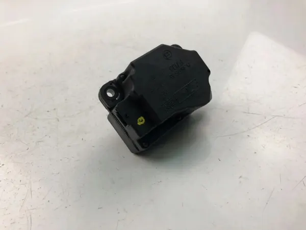 Actuador de compuerta Land Rover OEM 15043557 - Usado image 2